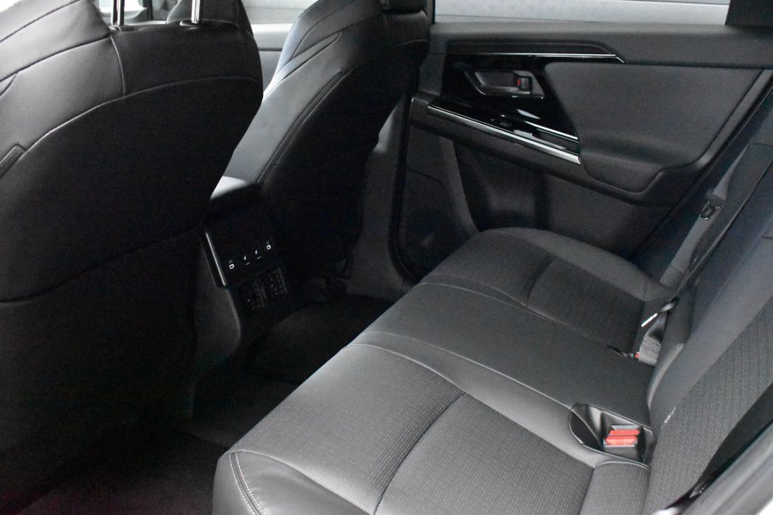 toyota-bz4x-premium-shortlease-zilver-activlease toyota-bz4x-premium-shortlease-zilver-activlease