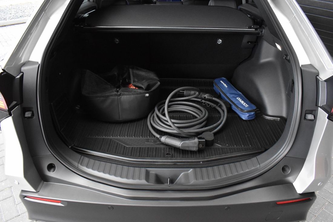 toyota-bz4x-premium-shortlease-zilver-activlease toyota-bz4x-premium-shortlease-zilver-activlease