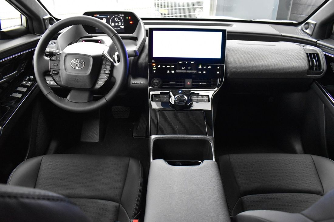 toyota-bz4x-premium-shortlease-zilver-activlease toyota-bz4x-premium-shortlease-zilver-activlease