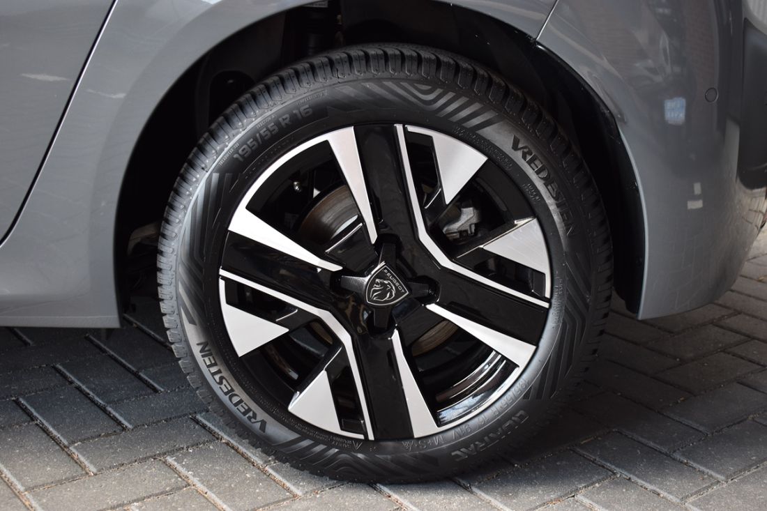 peugeot-e208-51kwh-allure-shortlease peugeot-e208-51kwh-allure-shortlease