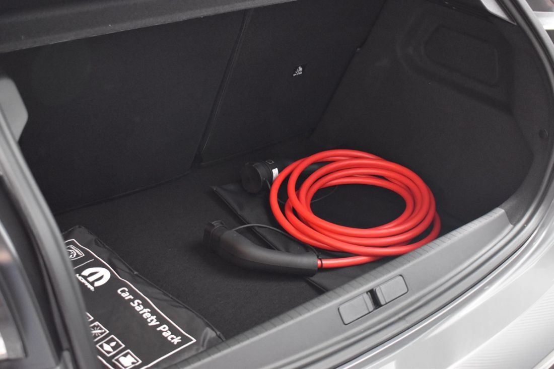 peugeot-e208-51kwh-allure-shortlease peugeot-e208-51kwh-allure-shortlease