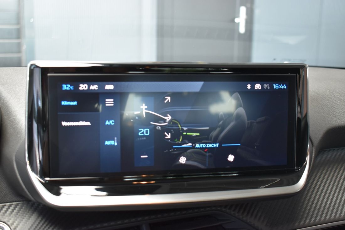 peugeot-e208-51kwh-allure-shortlease