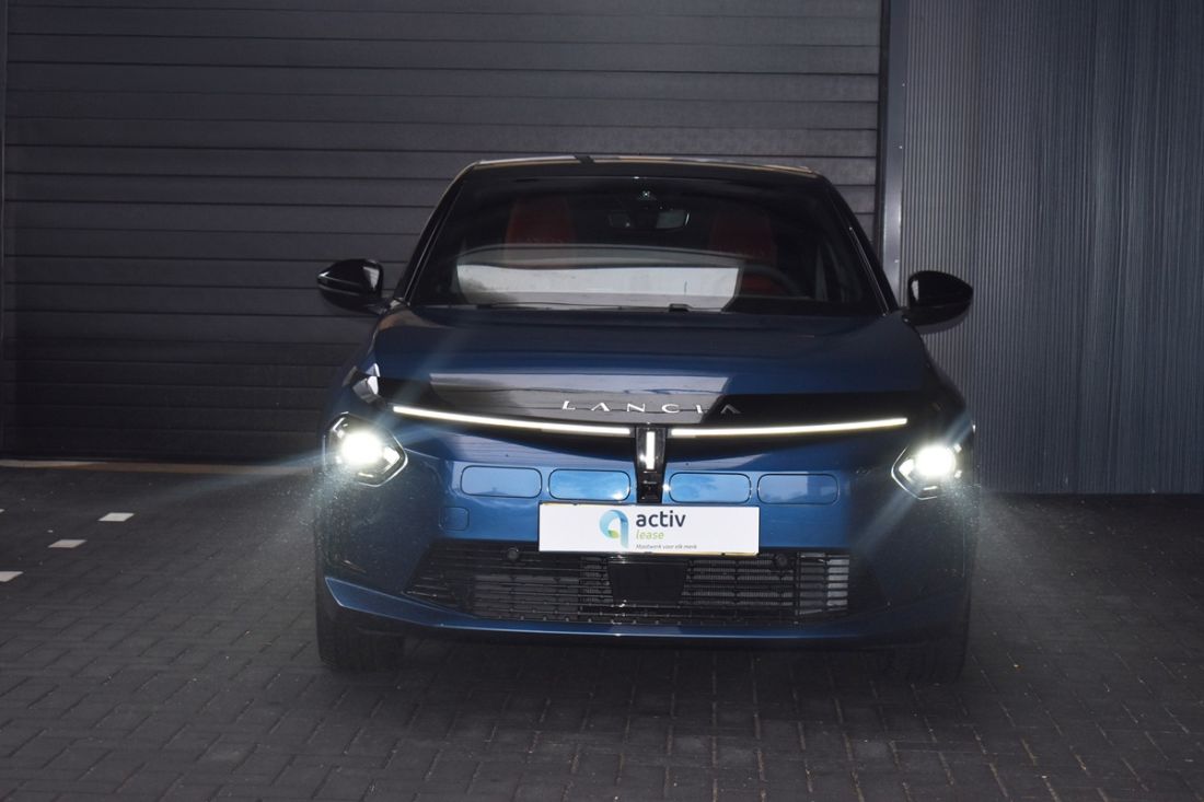 lancia-ypsilon-shortlease-blauw-activlease