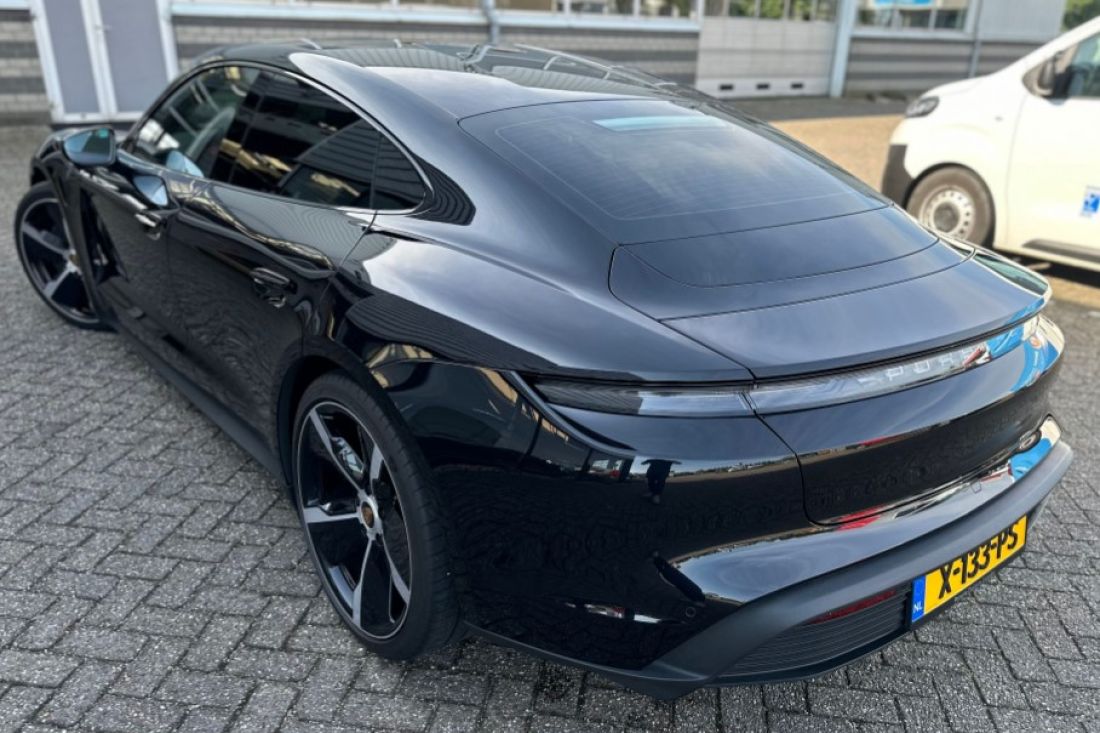 porsche-taycan-diepzwart-voorraad-activlease porsche-taycan-diepzwart-voorraad-activlease