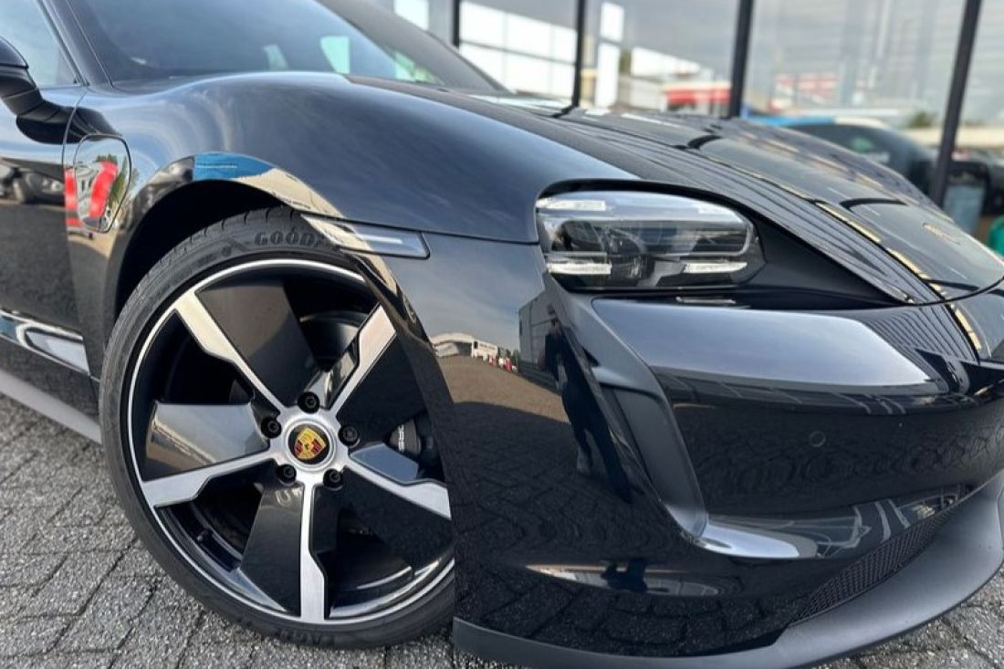 porsche-taycan-diepzwart-voorraad-activlease porsche-taycan-diepzwart-voorraad-activlease