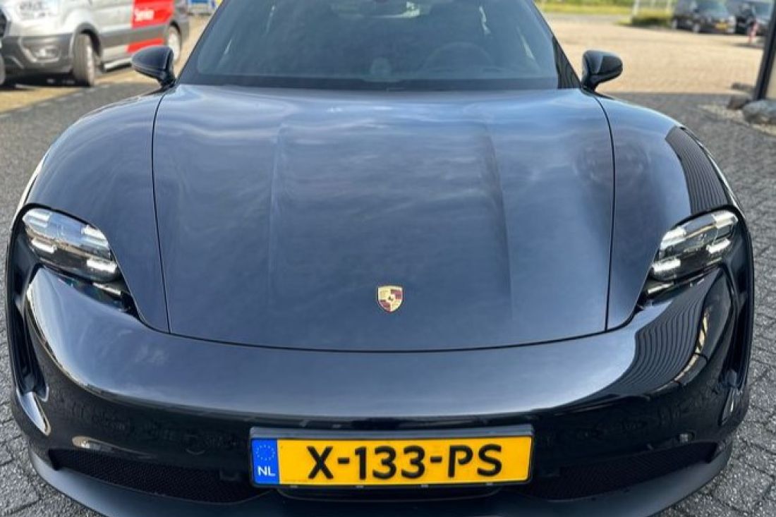 porsche-taycan-diepzwart-voorraad-activlease porsche-taycan-diepzwart-voorraad-activlease