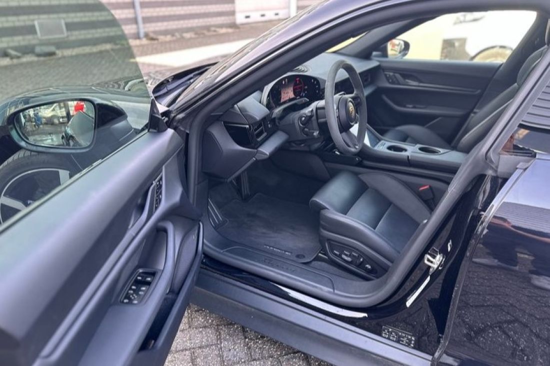 porsche-taycan-diepzwart-voorraad-activlease porsche-taycan-diepzwart-voorraad-activlease