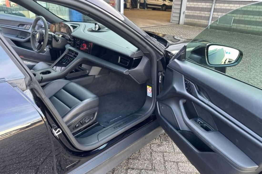 porsche-taycan-diepzwart-voorraad-activlease porsche-taycan-diepzwart-voorraad-activlease