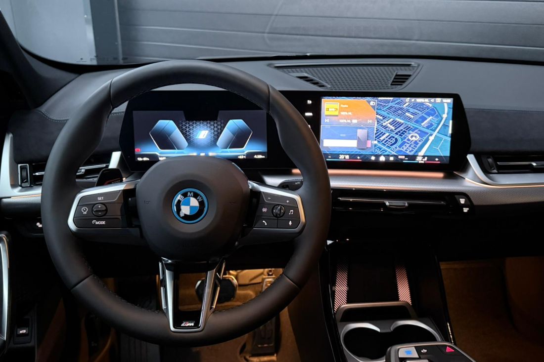 bmw-ix1-msport-saphirschwarz-shortlease-activlease