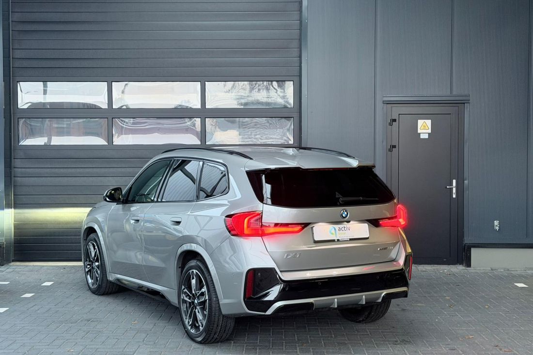 bmw-ix1-msport-spacesilber-shortlease-activlease bmw-ix1-msport-spacesilber-shortlease-activlease