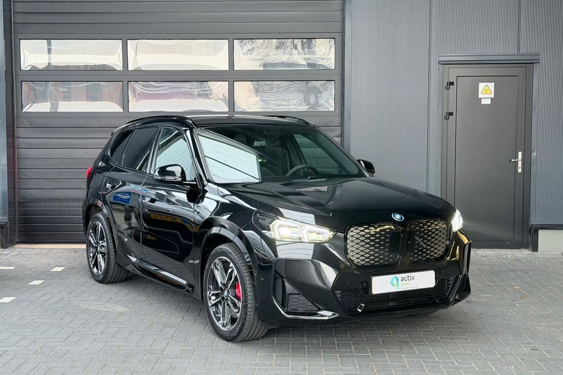 bmw-ix1-msport-saphirschwarz-shortlease-activlease bmw-ix1-msport-saphirschwarz-shortlease-activlease