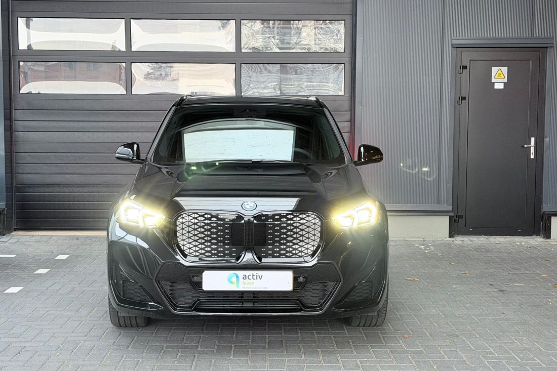 bmw-ix1-msport-saphirschwarz-shortlease-activlease bmw-ix1-msport-saphirschwarz-shortlease-activlease