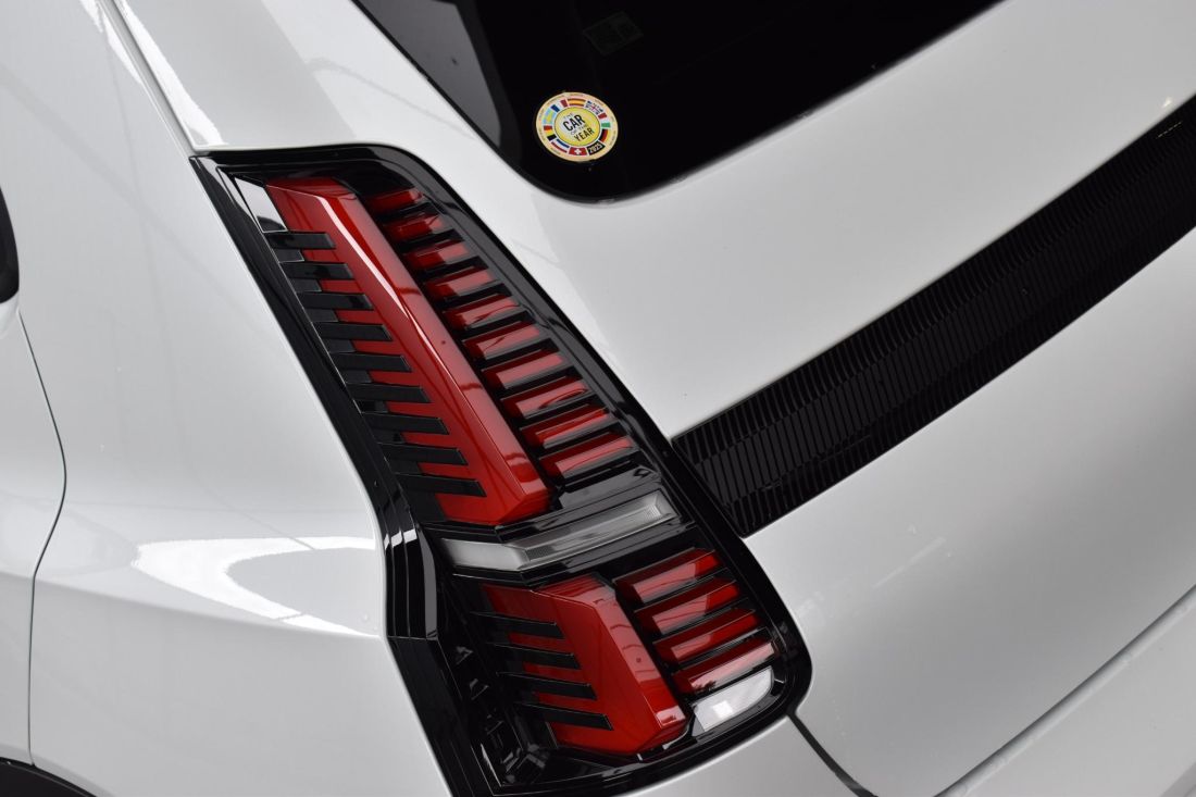 renault-5-comfort-range-techno-wit-shortlease-activlease renault-5-comfort-range-techno-wit-shortlease-activlease