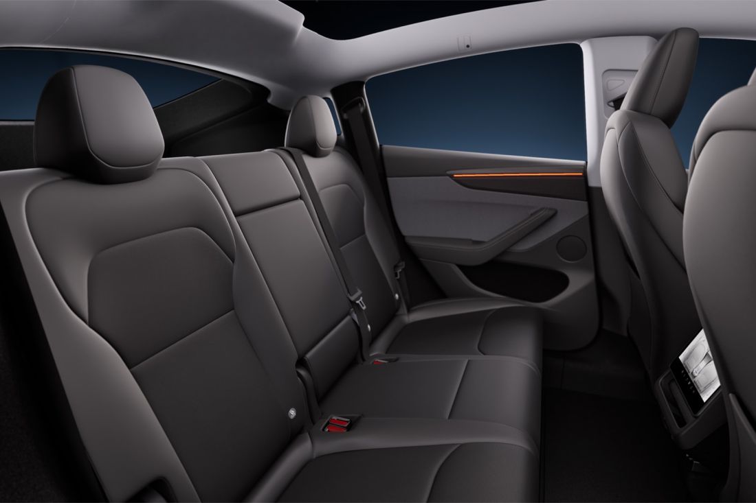 tesla-model-y-premium-rwd-shortlease-activlease