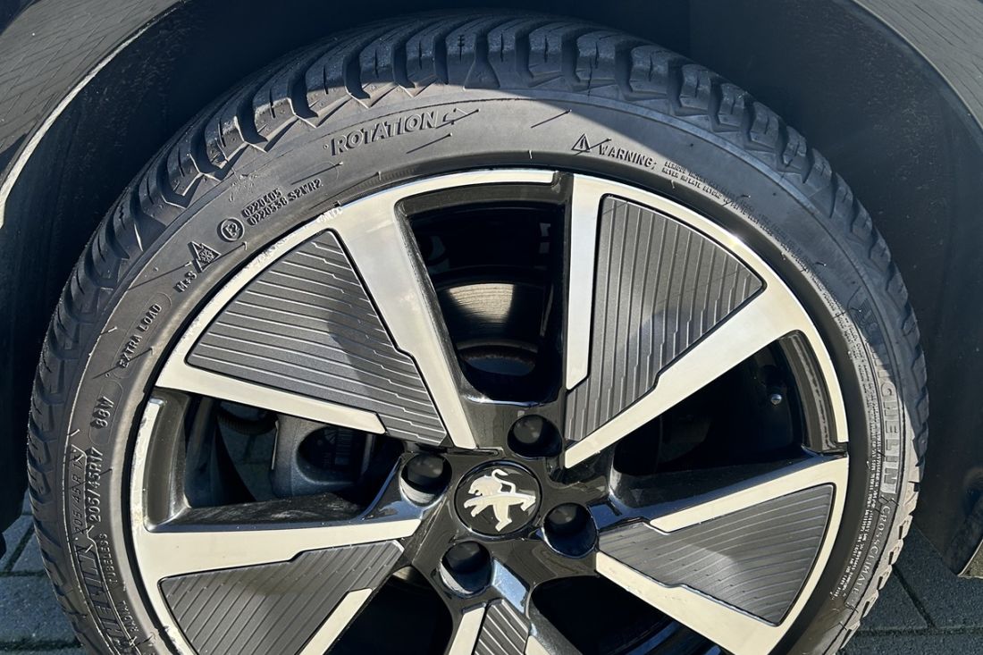 peugeot-208-ev-gt-pack-activlease
