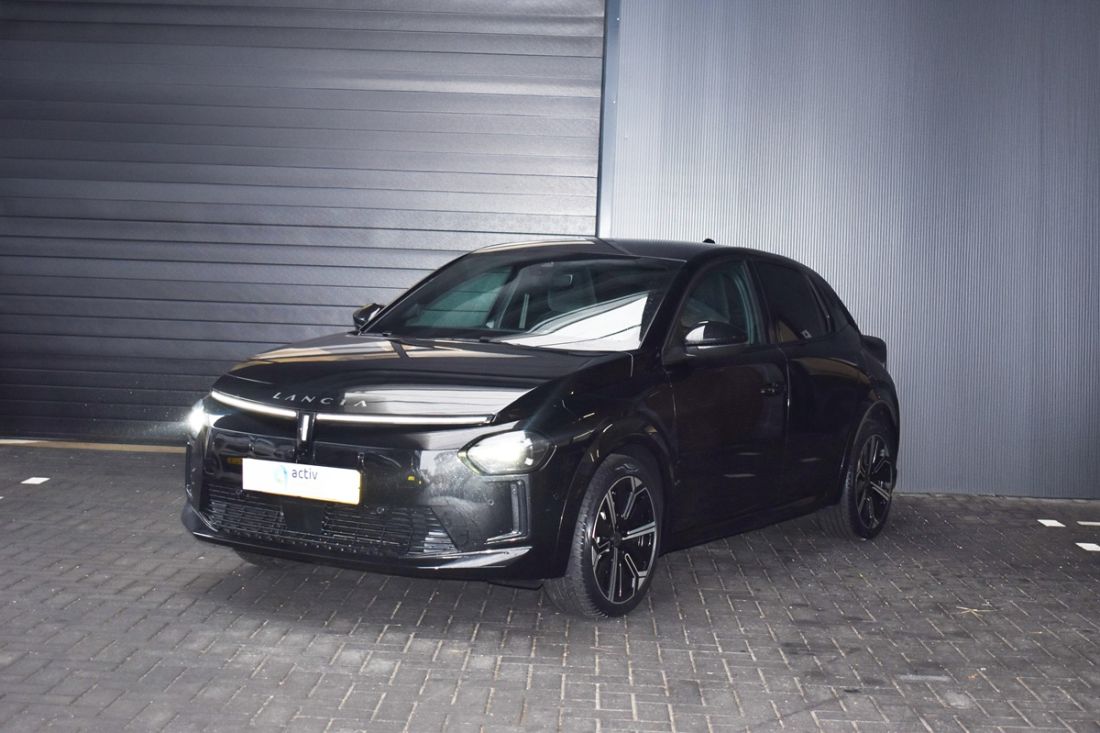lancia-ypsilon-shortlease-zwart-activlease lancia-ypsilon-shortlease-zwart-activlease