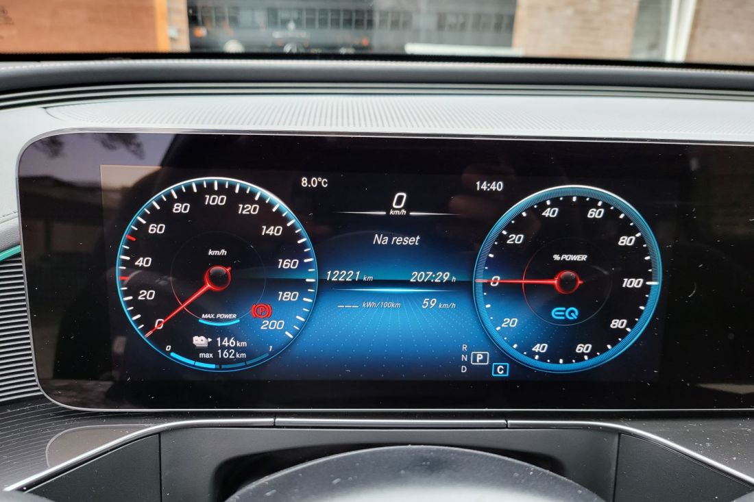mercedes-benz-eqe-luxury-line-activlease10