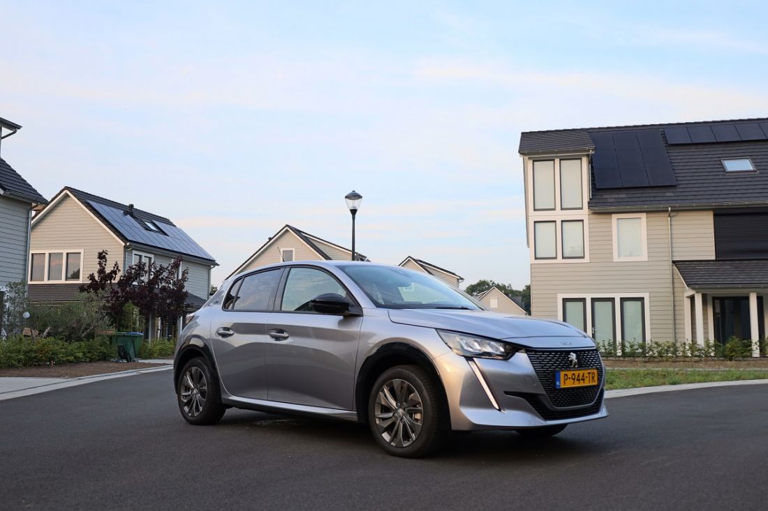 peugeot-e208-allure-pack-activlease1 peugeot-e208-allure-pack-activlease1