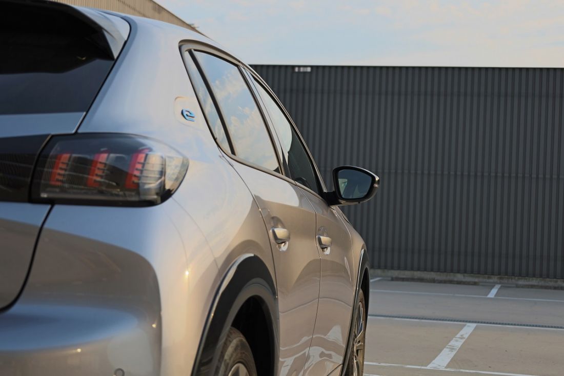 peugeot-e208-allure-pack-activlease11 peugeot-e208-allure-pack-activlease11