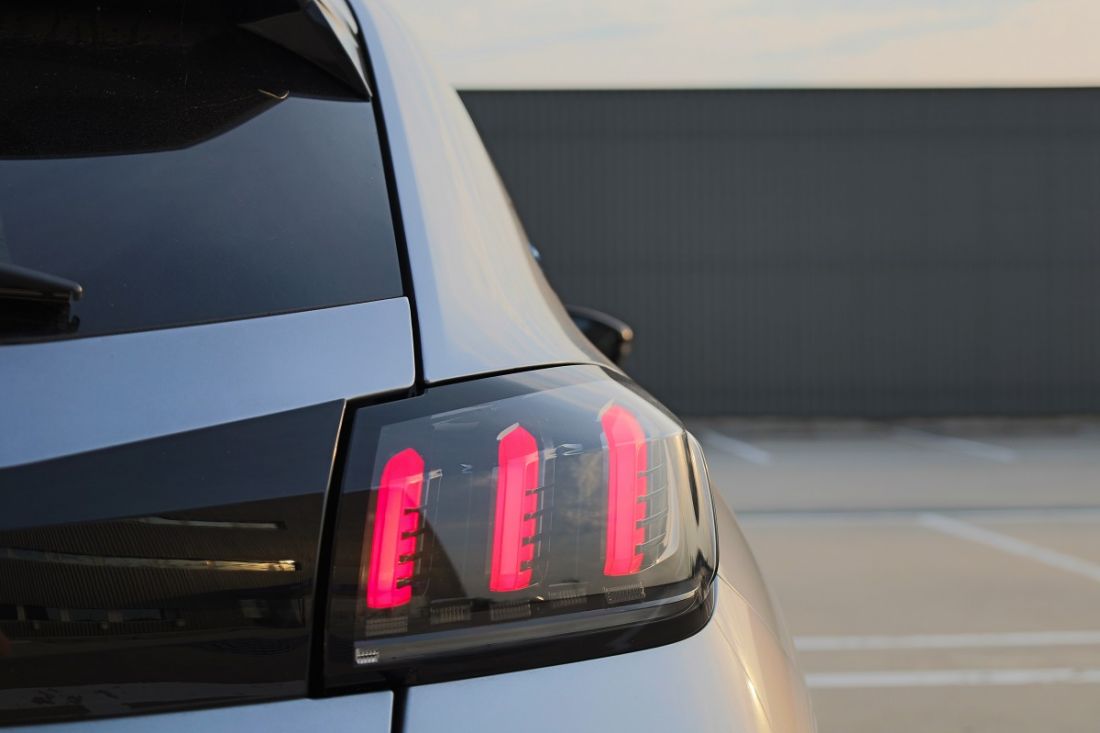 peugeot-e208-allure-pack-activlease3 peugeot-e208-allure-pack-activlease3