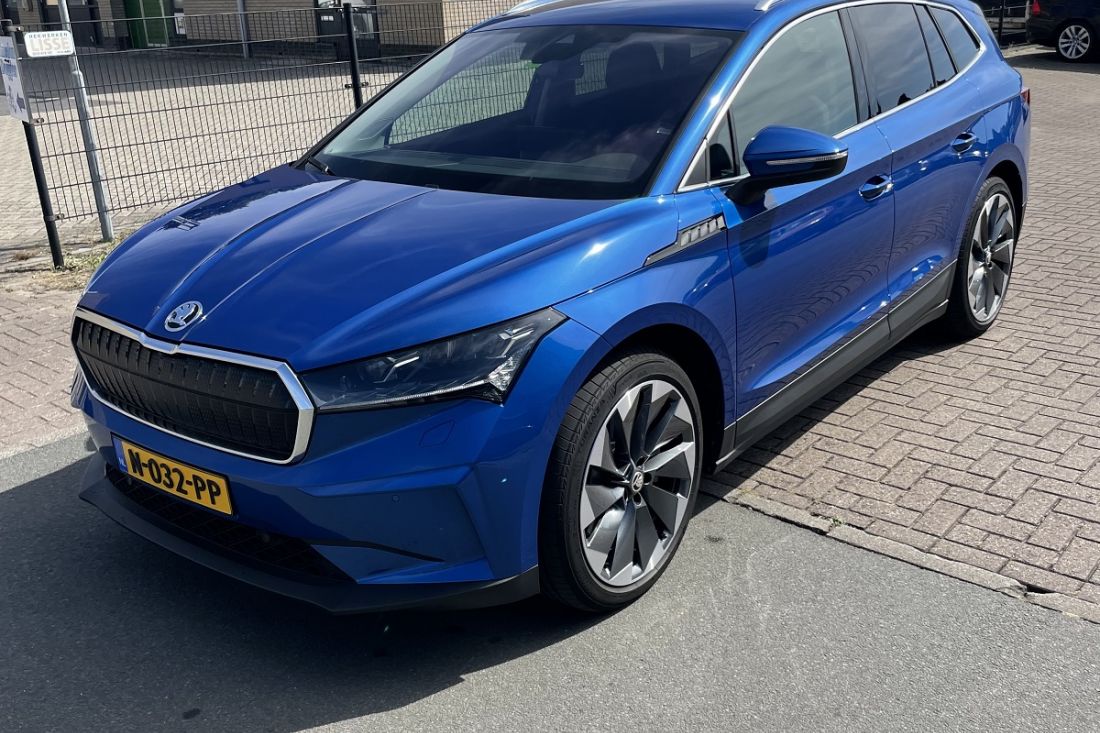 skoda-enyaq-80-race-blue-activlease0