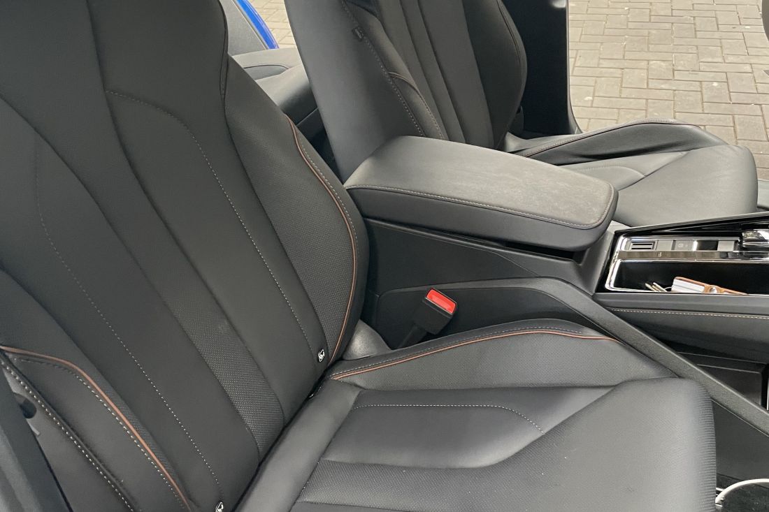 skoda-enyaq-80-race-blue-activlease14