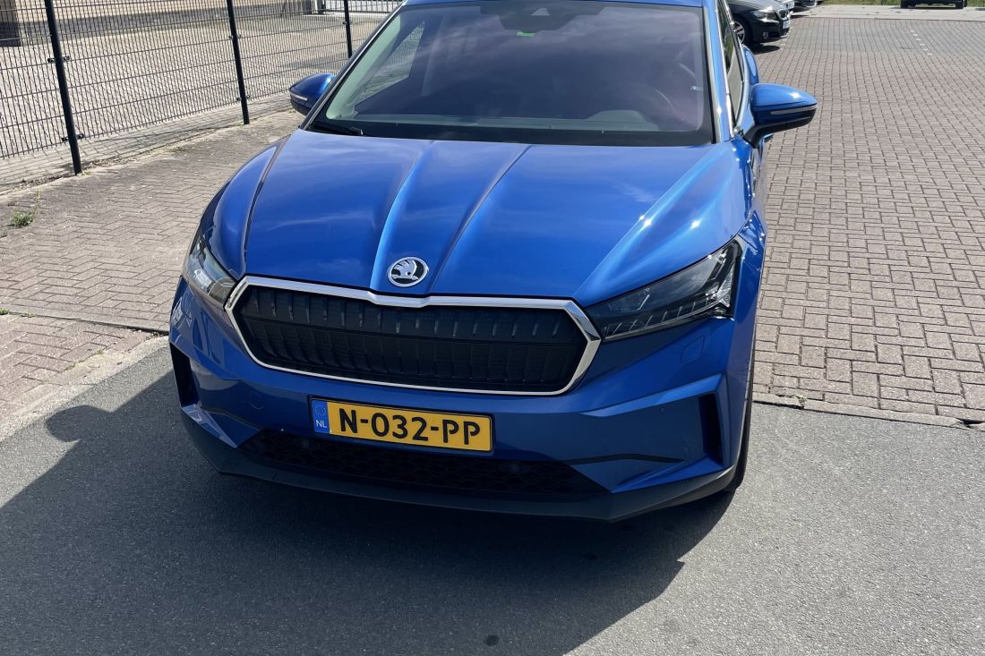 skoda-enyaq-80-race-blue-activlease3