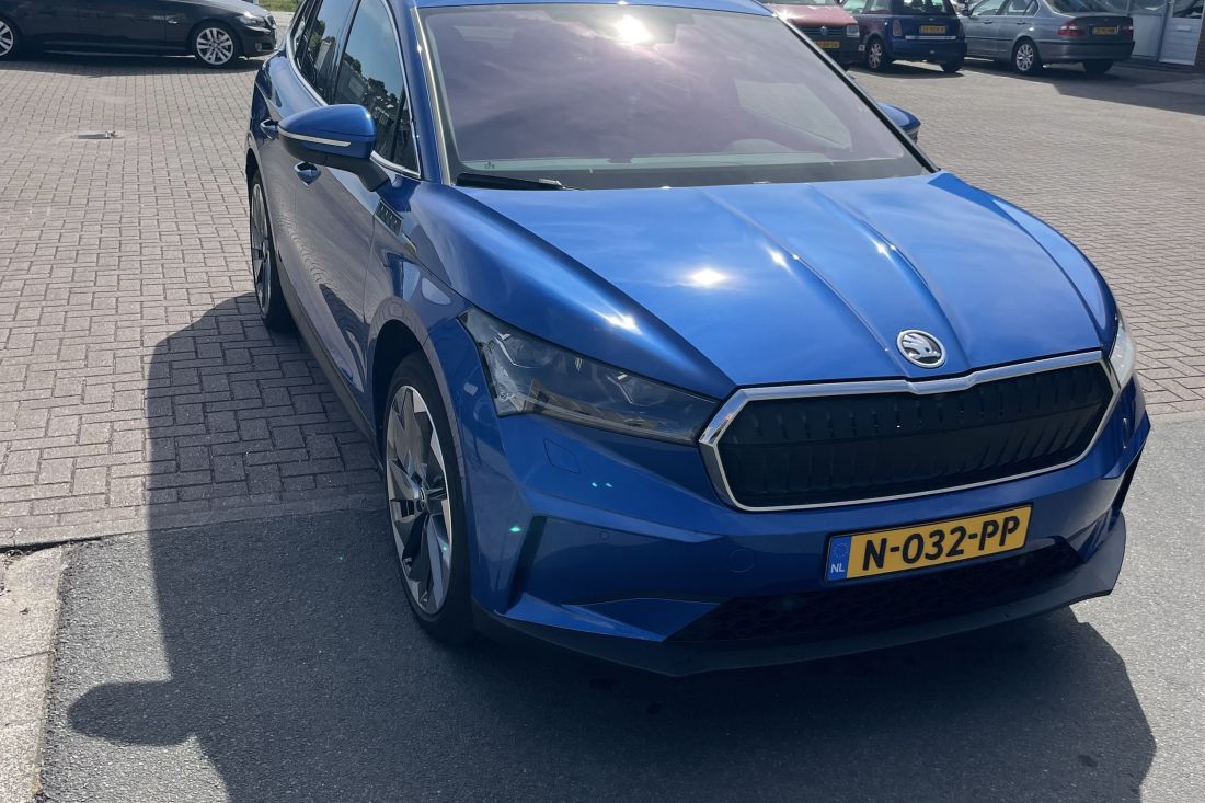 skoda-enyaq-80-race-blue-activlease4