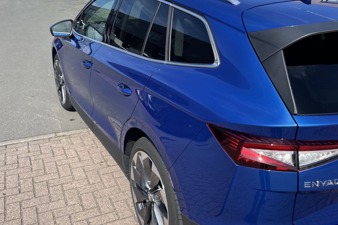 skoda-enyaq-80-race-blue-activlease5