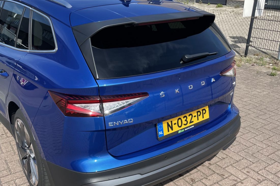 skoda-enyaq-80-race-blue-activlease6