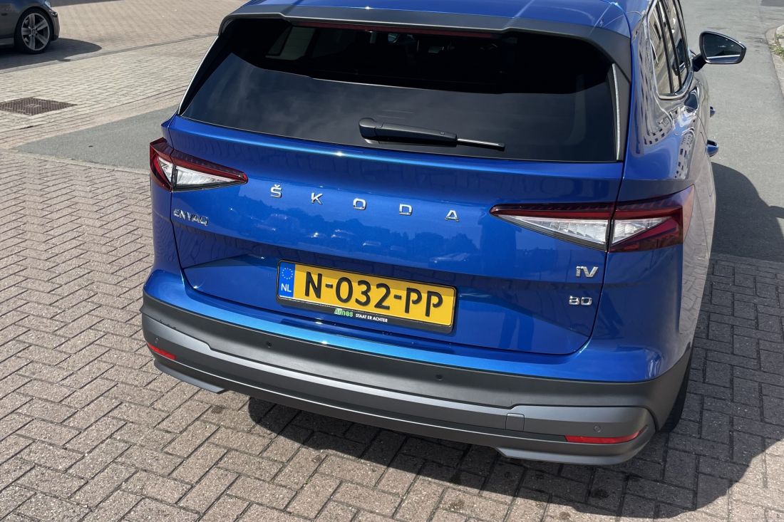 skoda-enyaq-80-race-blue-activlease7