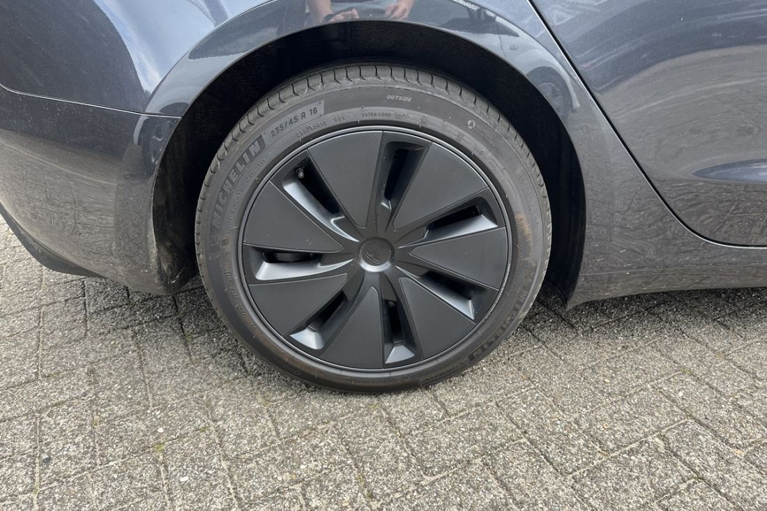 tesla-model-3-rwd-stealth-grey-activlease10