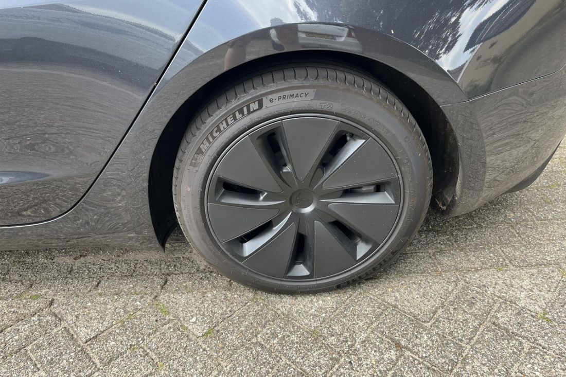 tesla-model-3-rwd-stealth-grey-activlease11