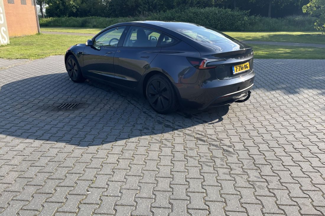 tesla-model-3-rwd-stealth-grey-activlease2 tesla-model-3-rwd-stealth-grey-activlease2