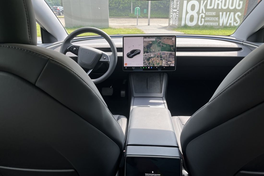 tesla-model-3-rwd-stealth-grey-activlease4