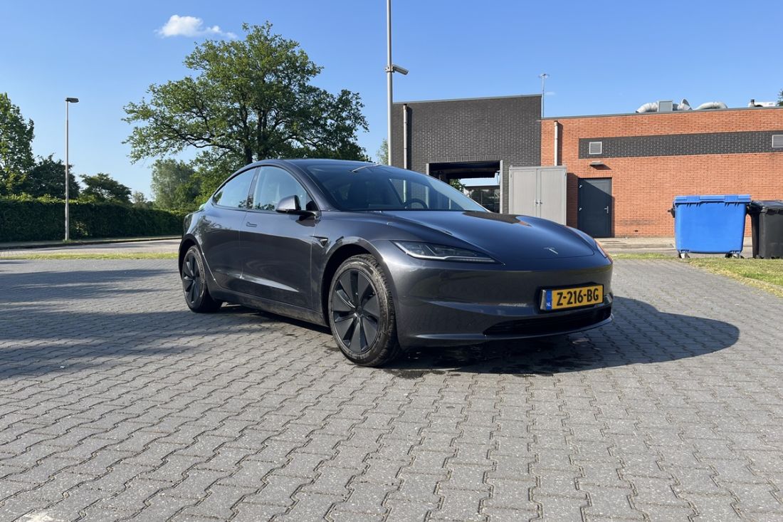 tesla-model-3-rwd-stealth-grey-activlease5