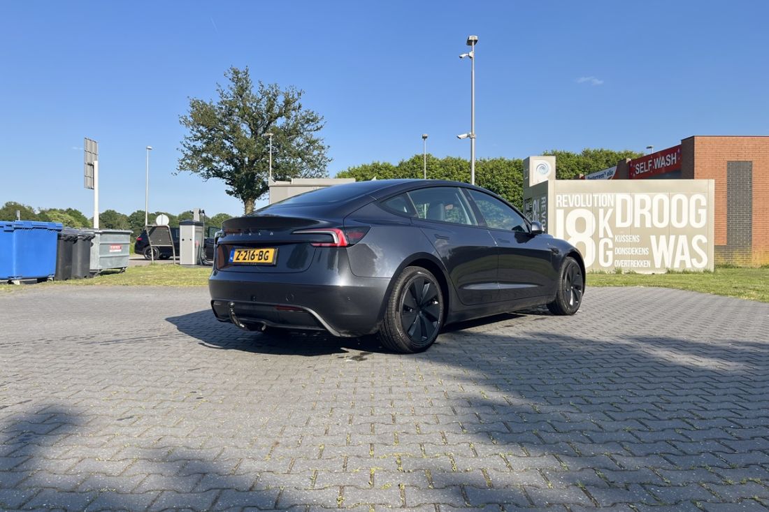 tesla-model-3-rwd-stealth-grey-activlease6