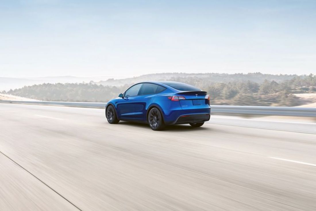 tesla-model-y-5-deurs-activlease-operational-lease-1659611