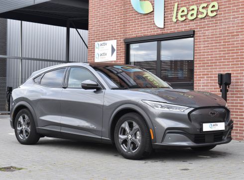 Ford Mustang Mach-e 75 kWh Standard Range RWD