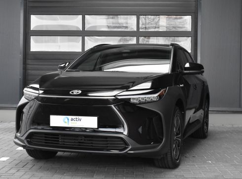 Toyota bZ4X Dynamic zwart