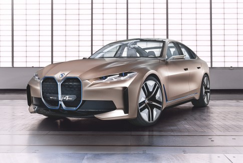 BMW i4 daagt Tesla uit met 600 km rijbereik BMW i4 daagt Tesla uit met 600 km rijbereik