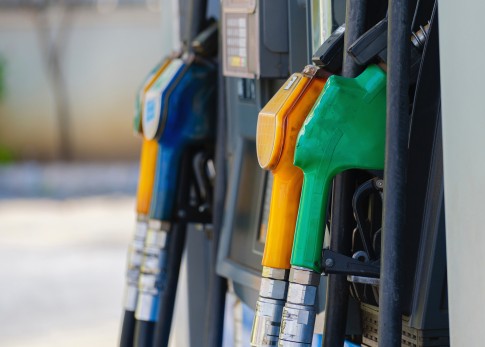 Elektrisch leasen nog voordeliger: Gaat de benzineprijs in 2024 flink omhoog?