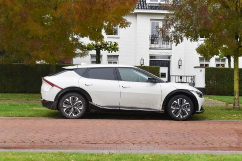 De Kia EV6 pakt record af van Tesla dankzij super snel 800V laden De Kia EV6 pakt record af van Tesla dankzij super snel 800V laden