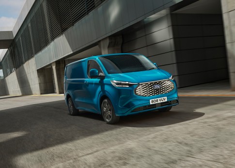 De elektrische Ford E-Transit Custom laat meer van zich zien De elektrische Ford E-Transit Custom laat meer van zich zien