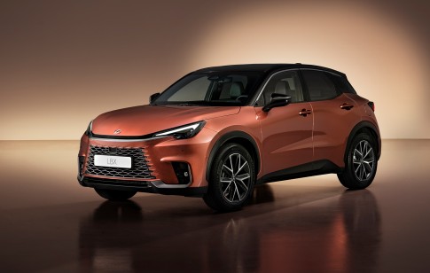 Hybride Lexus LBX is de meest compacte Lexus ooit - vanaf 2024 in Nederland