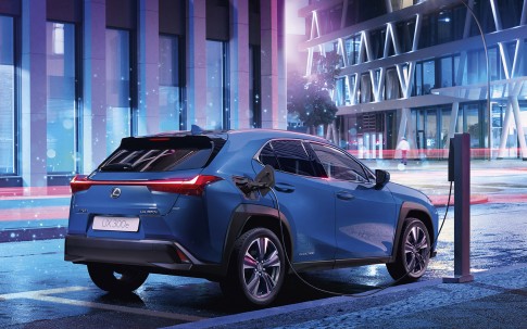 De elektrische Lexus UX300e is nu tot ruim 11.000 euro goedkoper