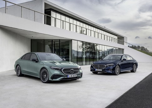 De compleet nieuwe Mercedes-Benz E-klasse rijdt tot 118 kilometer elektrisch!