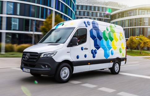 Vernieuwde Mercedes-Benz eSprinter krijgt 400 kilometer actieradius