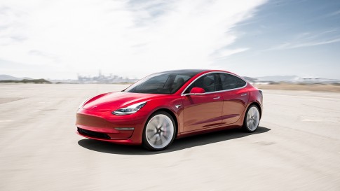 De Tesla Model 3 is nu al zakenauto van het jaar 2021