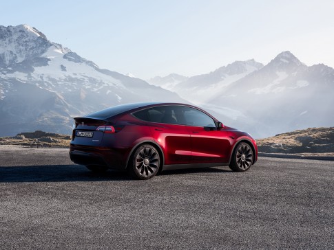 De Tesla Model Y is nu te bestellen in 2 nieuwe kleuren